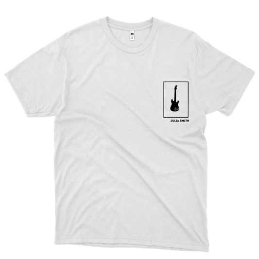 Julia Smith (Camiseta Branca) - Guitarra