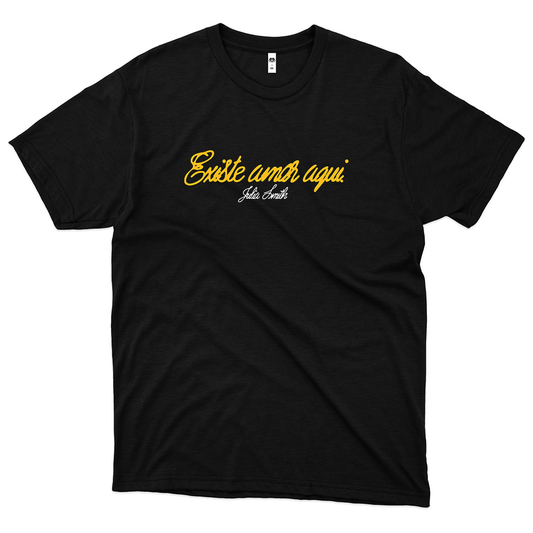 Julia Smith (Camiseta Preta) - Existe Amor Aqui