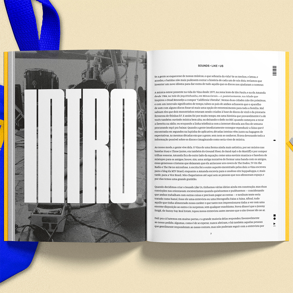 Pré-venda Livro Sounds Like Us - Kit: Livro + marcador + sacola